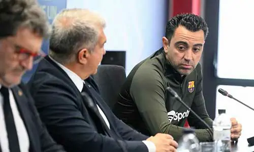 تشافي يفجر مفاجأة مدوية بشأن ليونيل ميسي وينتقد خوان لابورتا